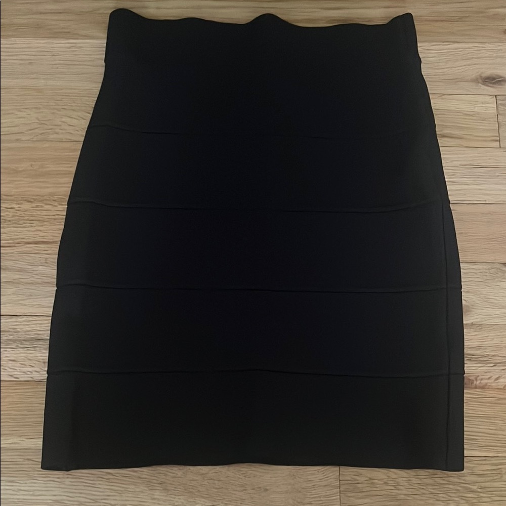 BCBGMaxAzria Black Ribbed Pencil Skirt Knee-Length